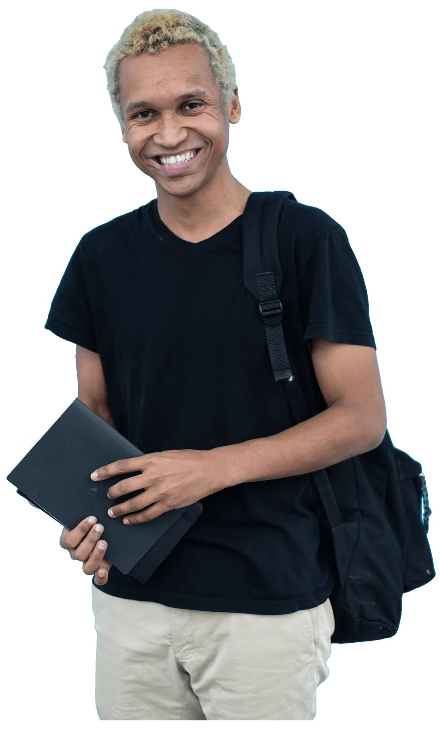Um jovem com uma mochila e os seus livros